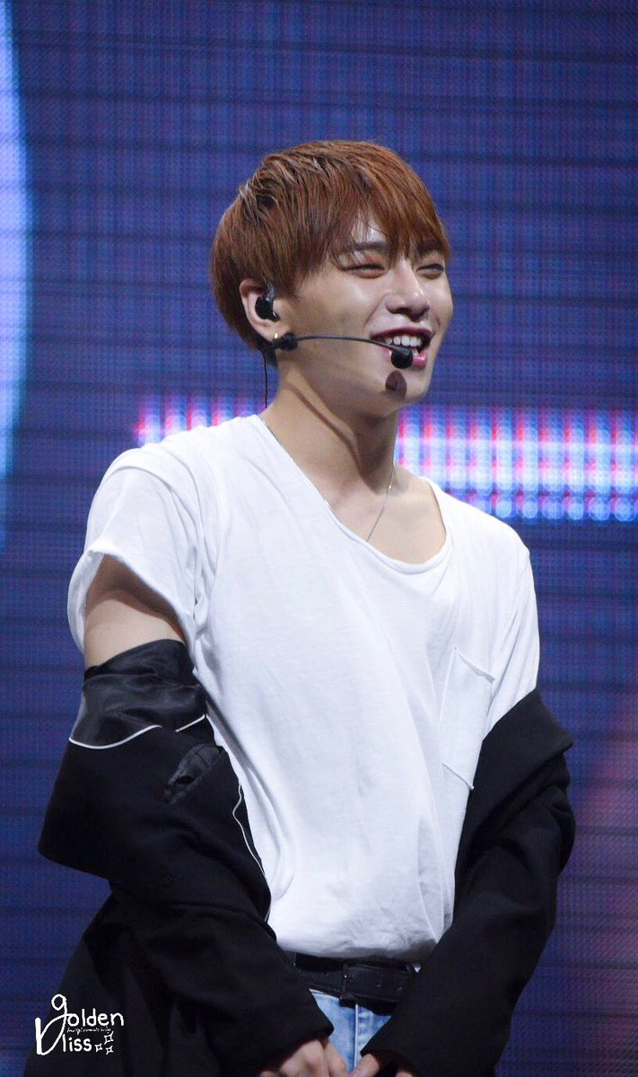 GoldenBliss16's tweet photo. 171230 JBJ FANMEETING IN SINGAPORE
SANGGYUN @kimsanggyun_twt
#JBJinSG #KIMSANGGYUN #SANGGYUN #김상균 #상균 #JBJ https://t.co/41ob0Q43OF