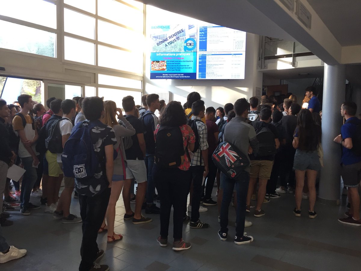 PolytechMontp's tweet photo. Bonne rentrée à tous ! #RentreeDesClasses #ecoledingenieurs #reseaupolytech https://t.co/qGBf2xYMdu