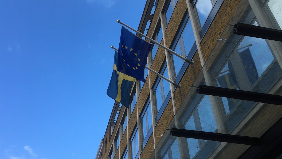 SaraRydkvist's tweet photo. Today I vote for sweden to continue to be an open welcoming society, workers rights at the heart of politics, free education, affordable child care (key to equality & equal opportunity to work & career) for all 🇸🇪 #SwedishGeneralElection @swedeninuk https://t.co/tg3boeQs18