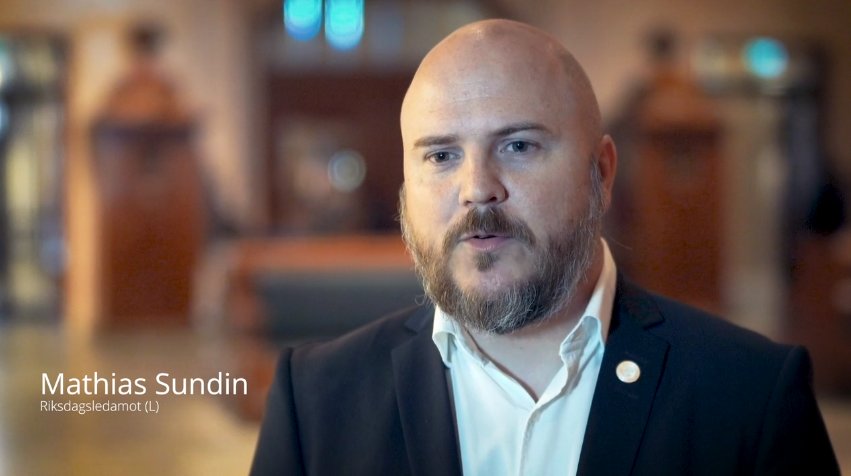 FlygSmart's tweet image. Vi pratade med riksdagsledamoten @MathiasSundin  (L) om flyget och  innovation. Varför tar innovation så lite plats i  flygdebatten och hur kan han som politiker få utvecklingen att gå  snabbare? smartflyg.se/2018/09/04/rik… …