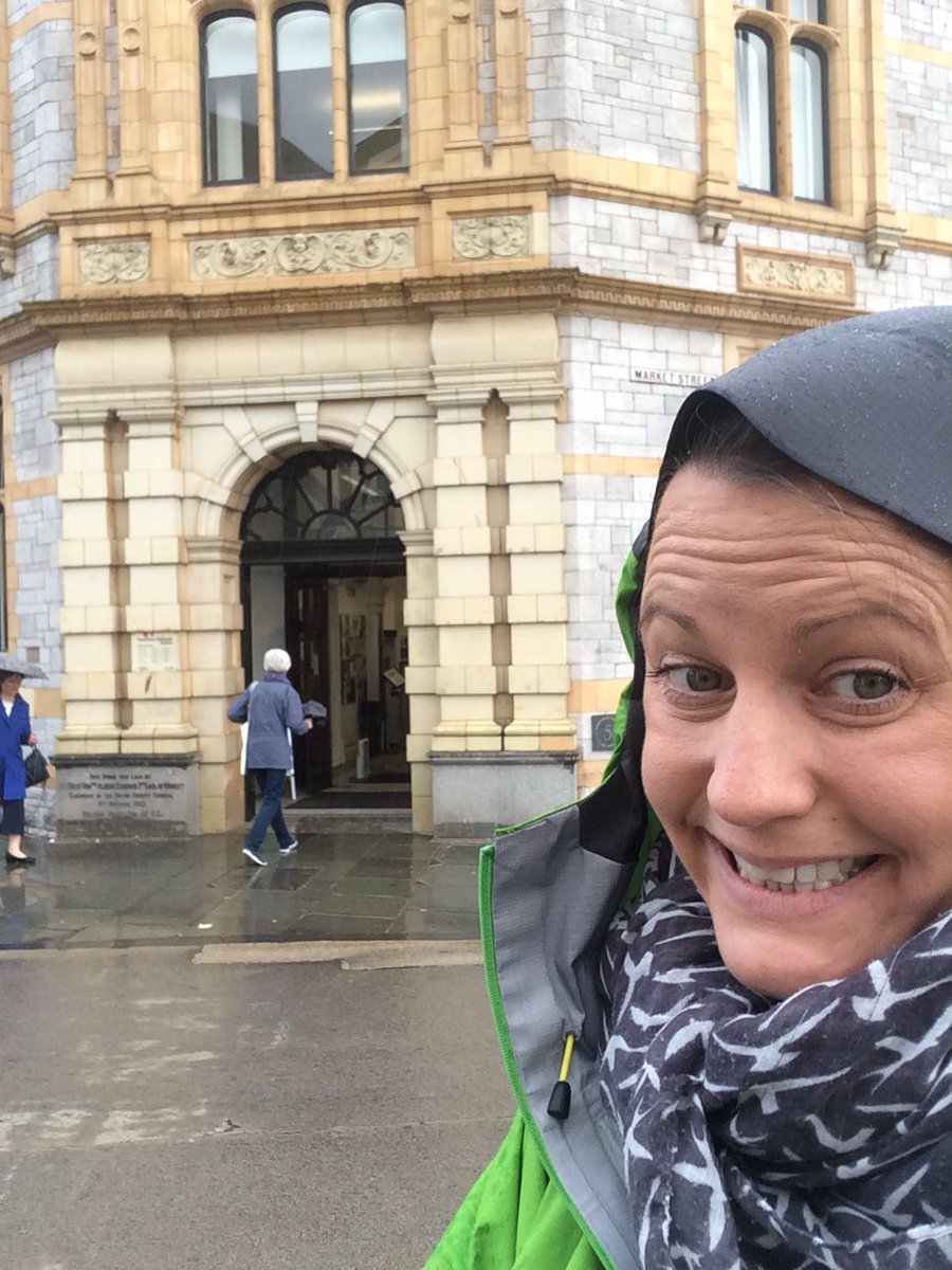 RachMMiles's tweet image. Library bingo! Quick stop at @PassmoreEdwards #librarybingo @emilyjmacaulay @BethOSullivan_ @RachelGeeDevon @FrancesTout @TabisW