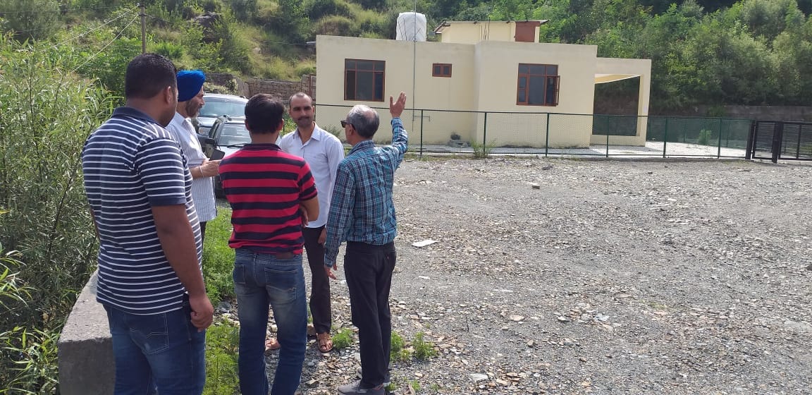dhpm_jk's tweet photo. Executive Engineer #Horticulture #Planning &amp; #Marketing Jammu Division inspected the on-going construction work of Batote Mandi. https://t.co/4cAHzrjGNN