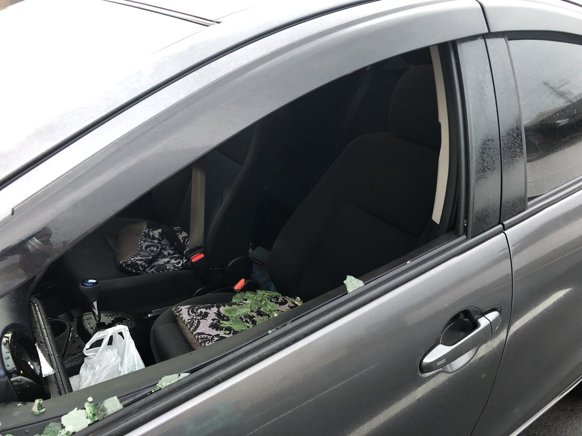 お休さん Twitterissa 石の大きさ豆粒程度でも今回の台風で車の窓ガラス割れますか 私の車の窓ガラスが割れてしました 破片回収中に豆粒ほどの大きさの石 ようなものを発見 台風21号 お休さん Twitterissa 石の大きさ豆粒程度でも今回の台風で車の窓ガラス割れますか 私の車の窓ガラスが割れてしました 破片回収中に豆粒ほどの大きさの石 ようなものを発見 台風21号