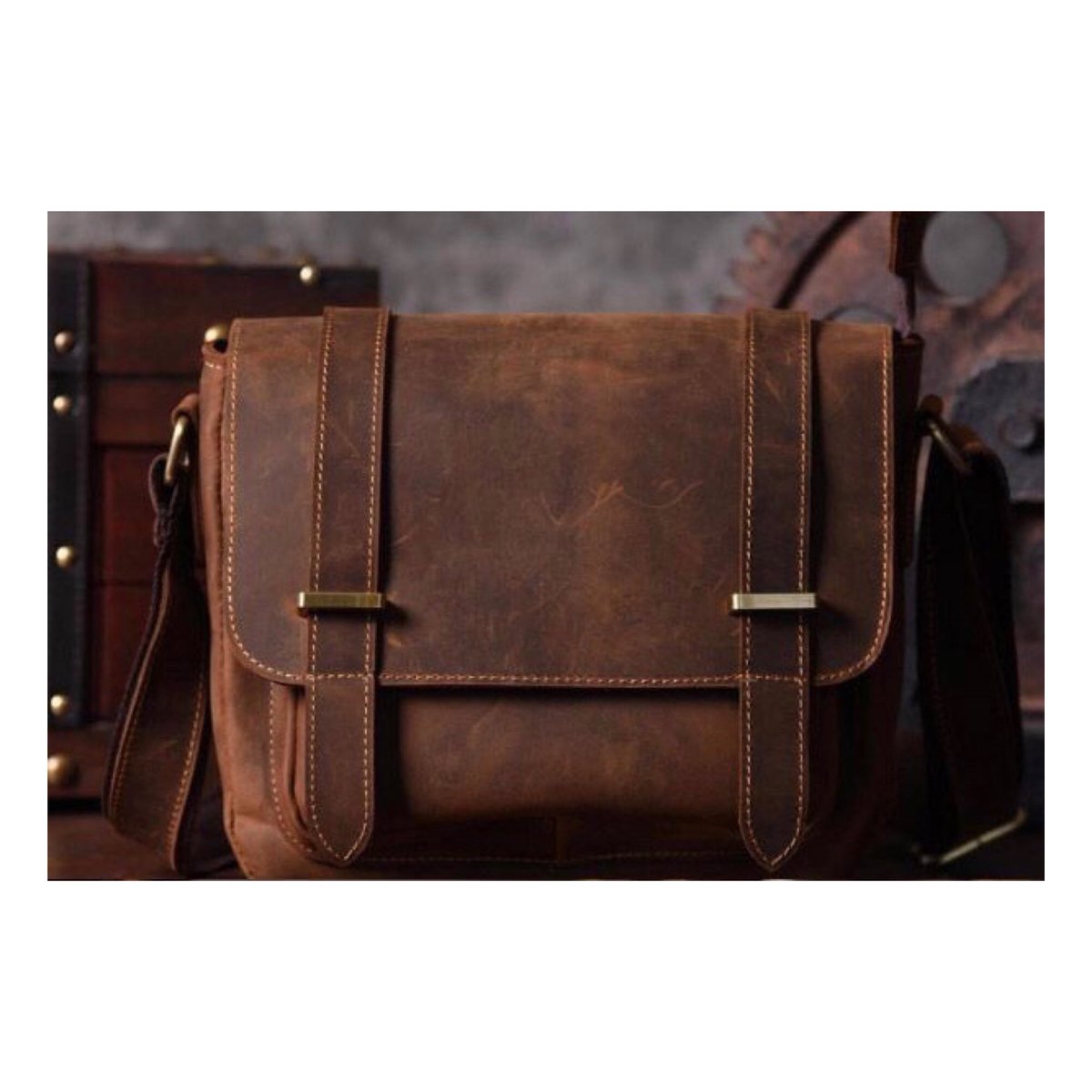 | S I D E B A G |
#handmadebag #handmadeshoes #leathershoes #leatherbags #sidebag #leathersidebag #ladiesbag #leatherbag #ladieshandbag #leatherhandbag #leatherjacket #ridingjacket  #ridingboots #formalshoes #leathersmithindia
Dm or whatsapp on the given number in the bio.