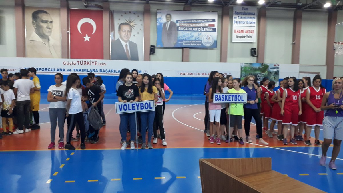 mahsut50's tweet photo. #KapadokyaSporŞenlikleri 
Takımlarımızın katılımı ile şenliklerimiz Damat İbrahim Paşa Spor Salonumuzda acıliş seramonisi  ile başladı https://t.co/EA7I2OzTRw