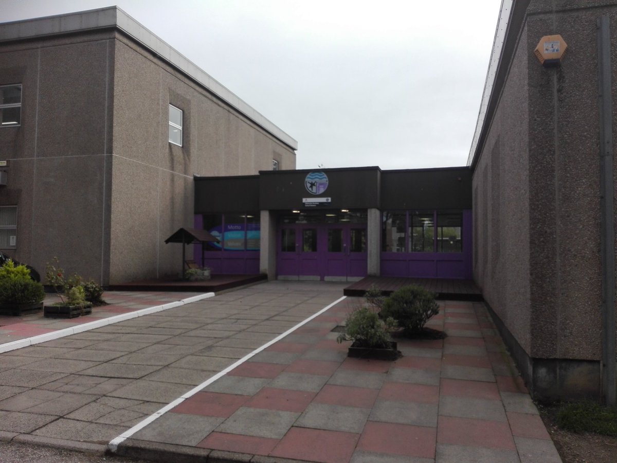 BeNiceBusDriver's tweet photo. After an amazing visit last year The #BeNiceBus is back at Oldmachar Academy in Aberdeen. We're spending the day, Continuing on our UK Tour Providing Anti Cyber Bullying Workshops. @Stagecoach_West @stagecoachgroup @StagecoachEScot @DianaAward @AntiBullyingPro @oldmachar https://t.co/TnHsoP6Aj3