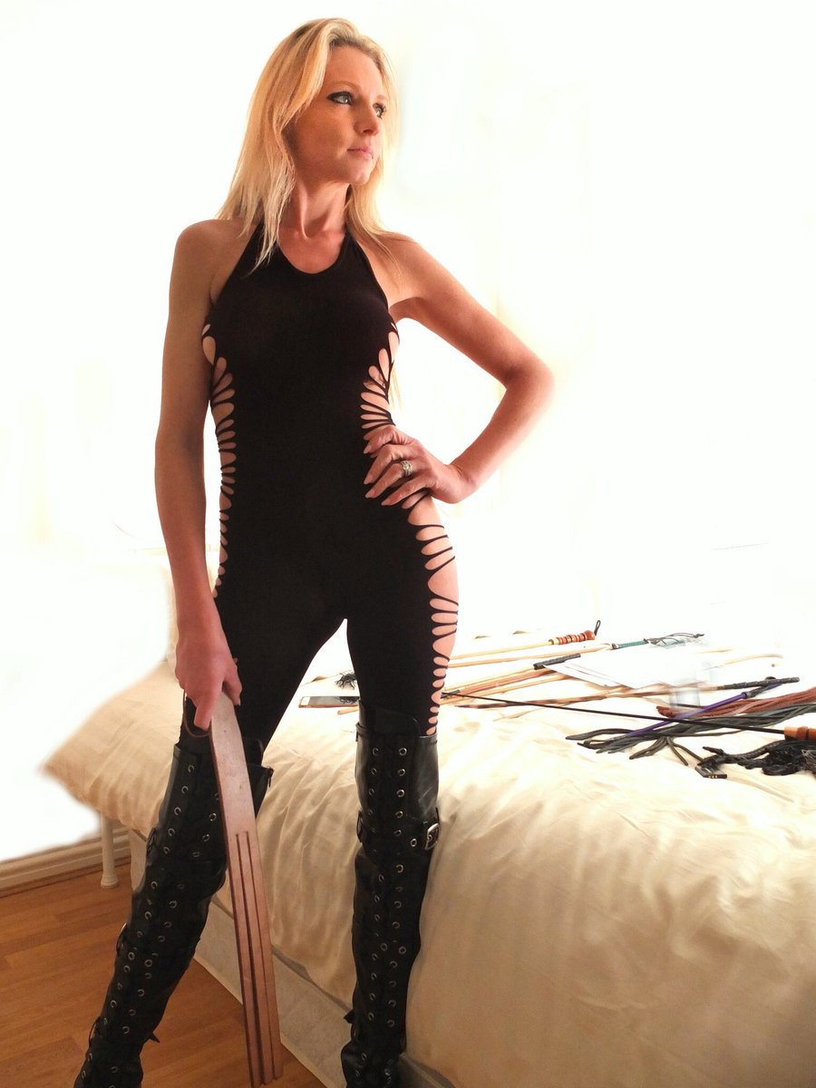 devoted2myANGEL's tweet photo. @LadyDarkAngelUK The call surely is that of #SublimeGODDESS @LadyDarkAngelUK and #ManyLashes would be #AbsolutelyFabulous since i know YOU’ll recall the occasion pictured. As for YOUR Friends, what say YOU on 25-40? Lioness’s share must be YOURS naturally 😉 xxx https://t.co/UzfFIO1tOs