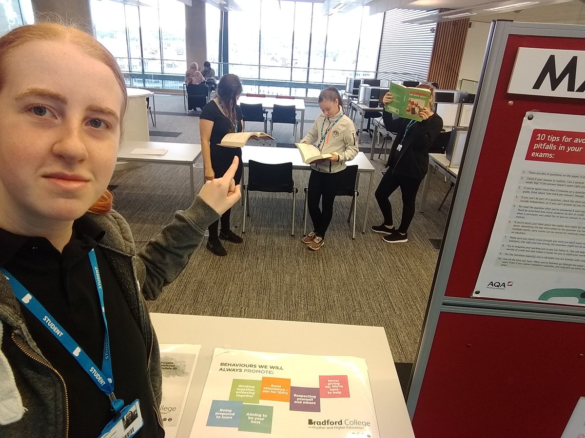 mayson_rebecca's tweet photo. @CreateIndBD 
#bradfordcollegeselfiechallenge https://t.co/nWlDrIFjBS