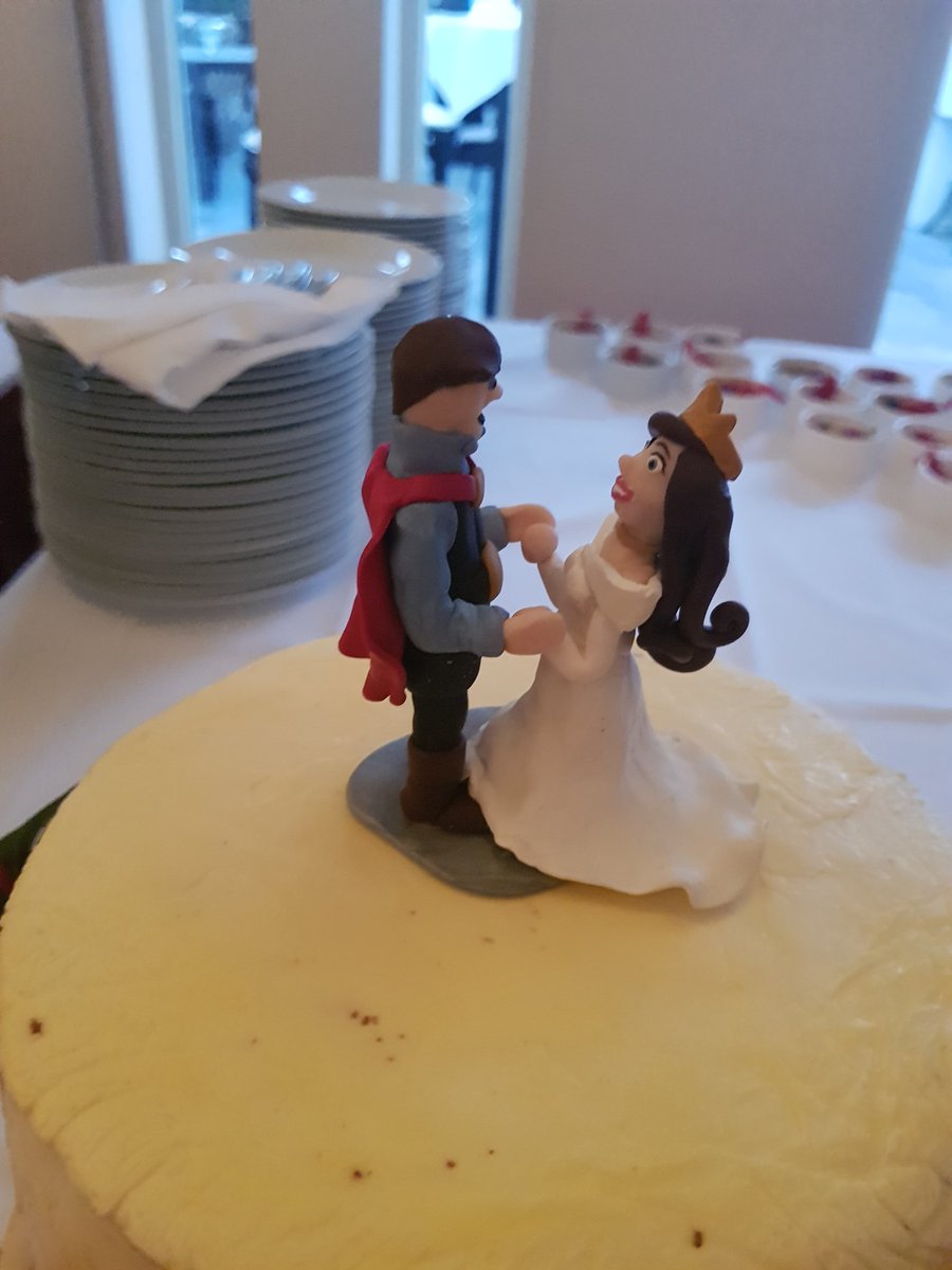 CraftsRingtail's tweet image. Last month I went to a wedding in Germany for one of my best friends. She asked me to make a personalised Disney princess cake topper and look! Really pleased with how it turned out ❤🇩🇪 #polymerclay #weddingcake #handmade