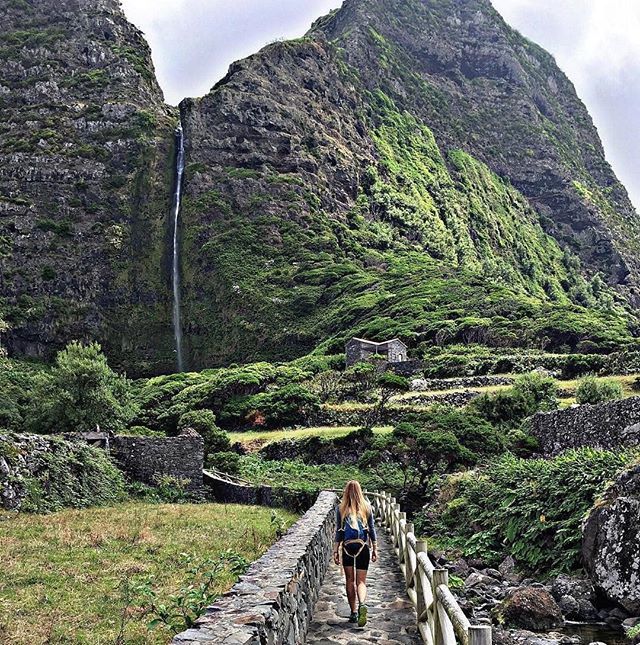 AzoresWhatElse's tweet photo. Photo By @seresupertramp - ⛰Not all those who wander are lost ❣️⛰
.
.
#untrek #YesSalomon #liveintensely #seresupertrampTEAM #mountains #mountain #mountaineering #mountaintop #trailrunning #camplife #hikingtrail #firstpost #mountaingirl #skimo #ski… https://t.co/IomR3XDuXF https://t.co/rurjx6BxC9