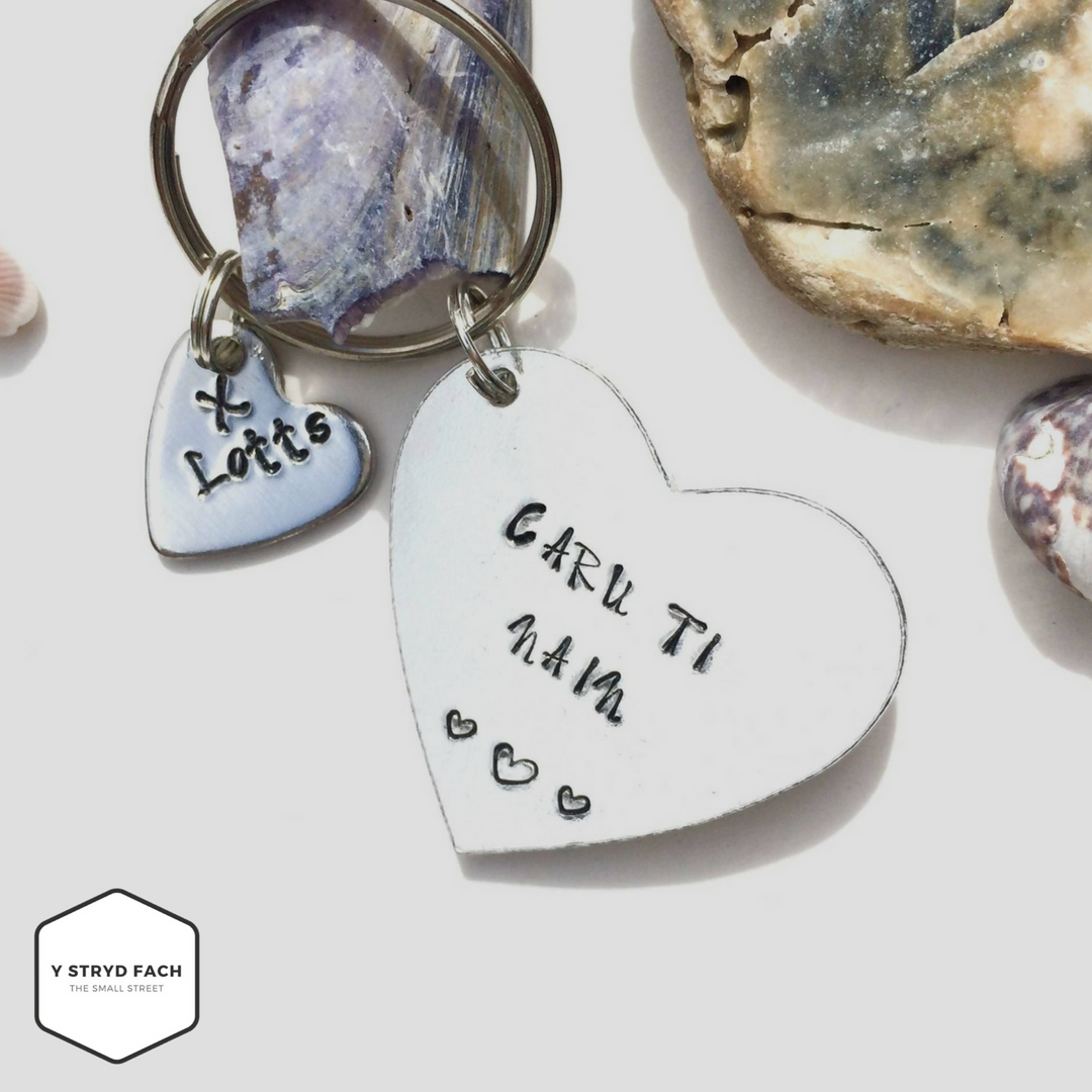 ystrydfach's tweet photo. "Caru ti Nain" 💖

🛒 https://t.co/EfwO0OQ8X2

🏷️ Oyster Catcher Creations

#yagym #shoplocalwales https://t.co/os5Kk66bRK