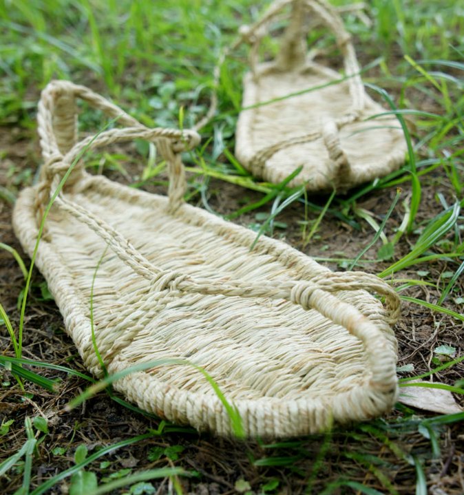 인싸력 만렙 찍어 줄 2018 S/S 신상 샌들.jpg
오.. 약간 조선시대같고 좋은데 (๑òᆺó๑)?!

#짚신샌들 #유행은_돌고도는거니깤ㅋㅋ
☞ goo.gl/nwxkfD