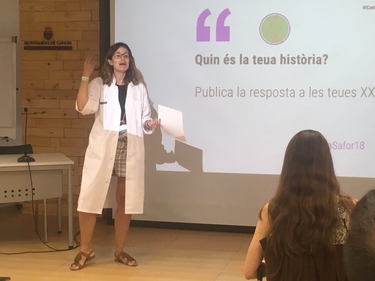 AtSafor's tweet photo. Mayte M Sifres @MaySifres ens conta la importància de les publicacions i de l’impacte que tenim sobre la resta #marcapersonal #ICampLaSafor18 Hui “Desmarca’t com ets” @AtSafor @UrbalabGandia @aj_gandia https://t.co/PpwbgfrbgC