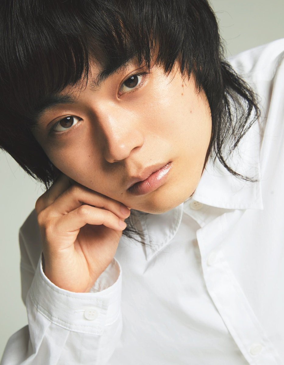 羊 25歳男性の色気に悩殺されてしまう 美の暴力としか言いようのない妖艶でお耽美なお顔