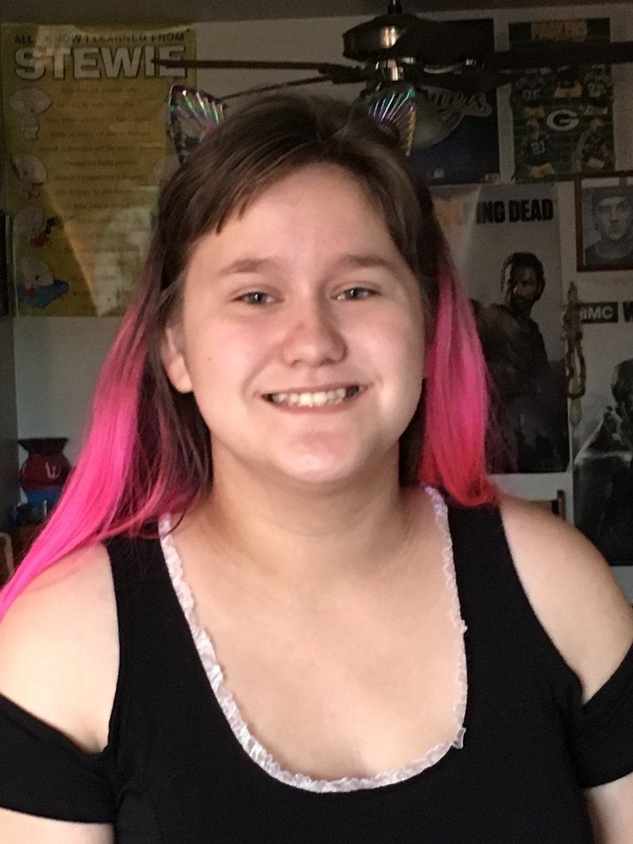 Shirley_Perez's tweet photo. Happy #FirstDayOfSchool !!! Sadie, 13 & her FINAL year (8th grade) at @KTECSchool #KUSDFirstDay #KUSDProud https://t.co/GnGvJUDkQV