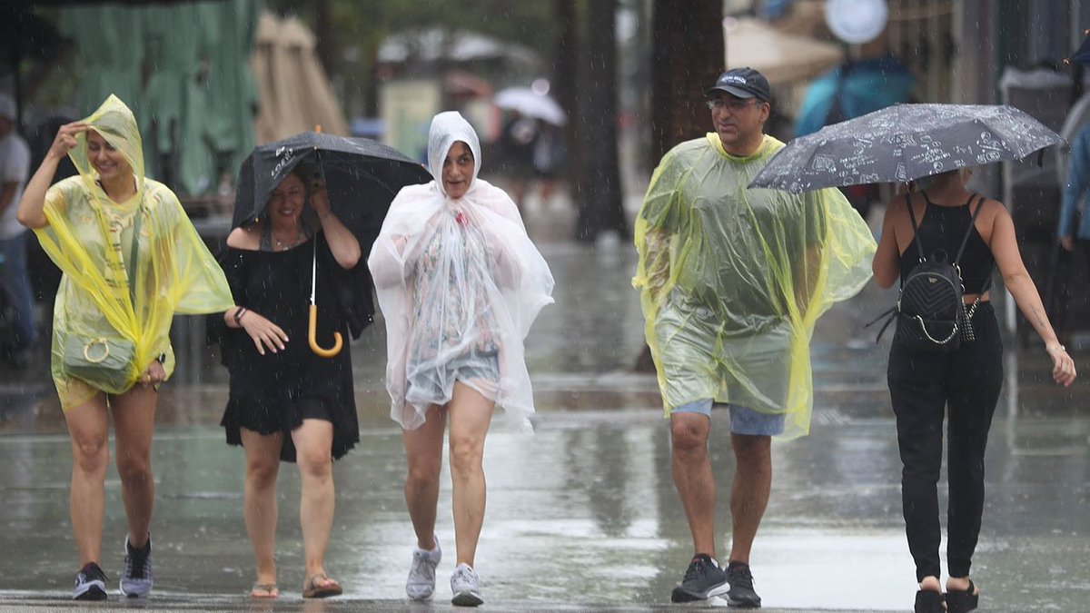 Gulf Coast prepares for Gordon's expected arrival as hurricane bit.ly/2Pzwm2C https://t.co/pWAgu3YHyM