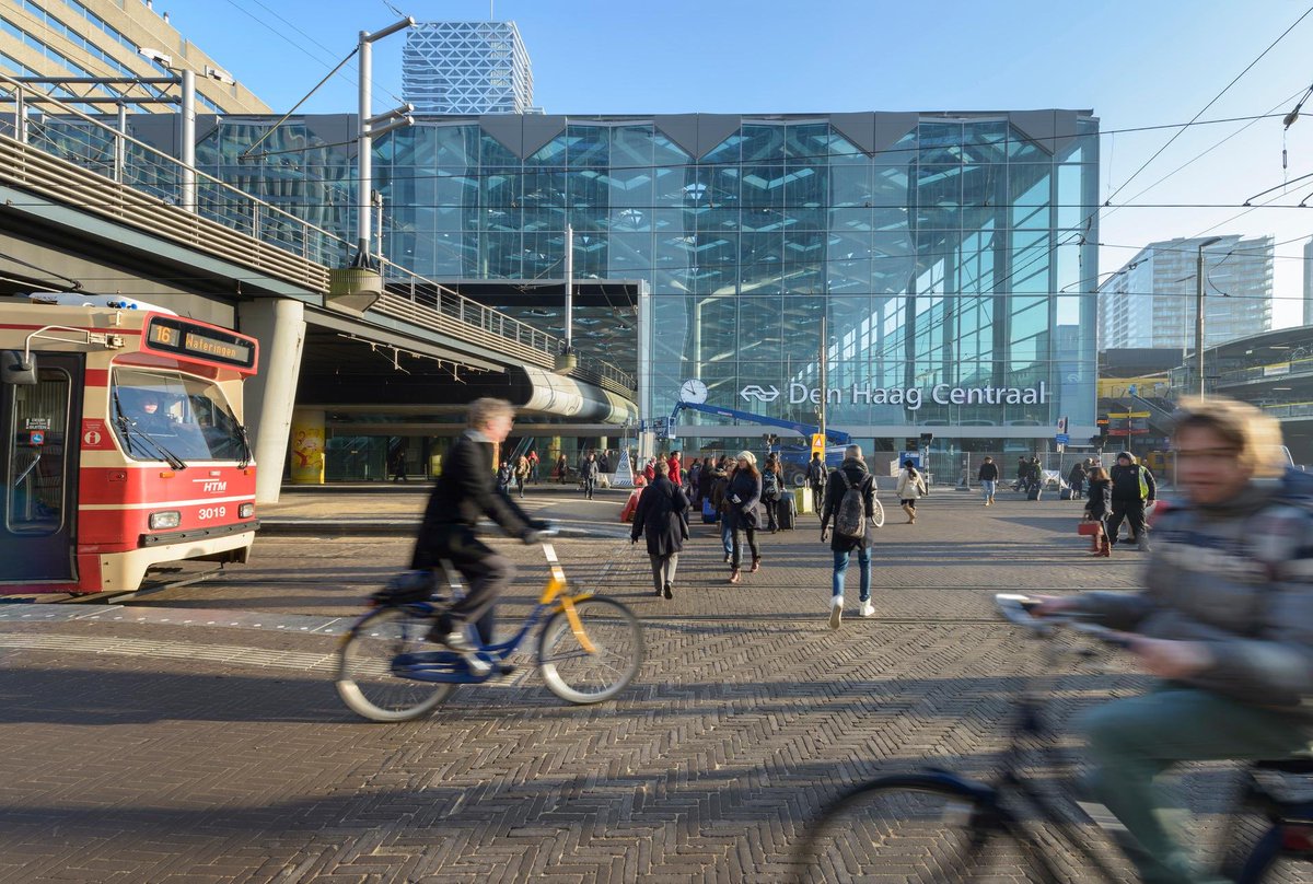 Den Haag aantrekkelijk en bereikbaar... is beter OV de oplossing? En wat kunnen we leren van Groningen (waar 60% van de verplaatsingen per fiets gaat) en Gent (met het grootste autoluwe centrum van Europa)? 
Aanstaande donderdag STADgesprek Mobiliteit: bit.ly/2Q2YUmc