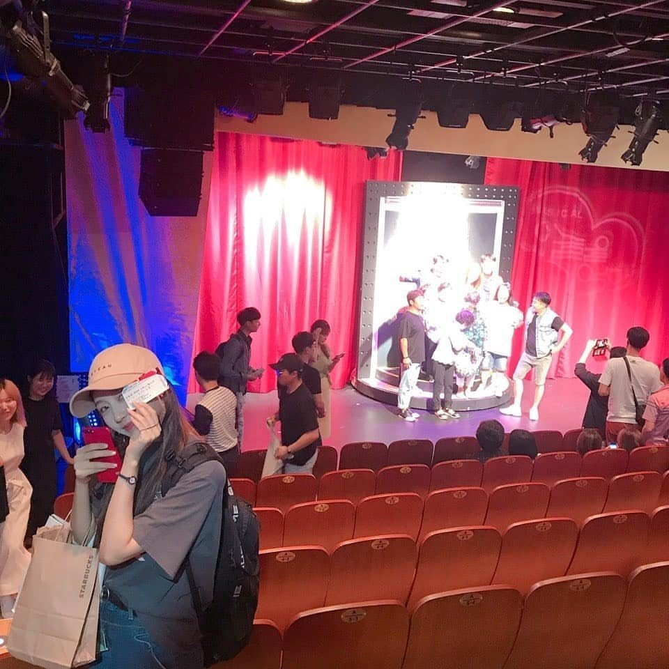 geulyz's tweet photo. 180831 #Lovelyz INSTAGRAM
[#Yein] Thanks to [you], I watch a good musical again
Finally uploading it on Instaㅋㅋㅋㅋㅋ
#RememberToday
#Hyehwadong #Musical
#Boyong-oppa #The_best_actor
#Sobsob_I_cried😭😭 https://t.co/n942yCvtOg