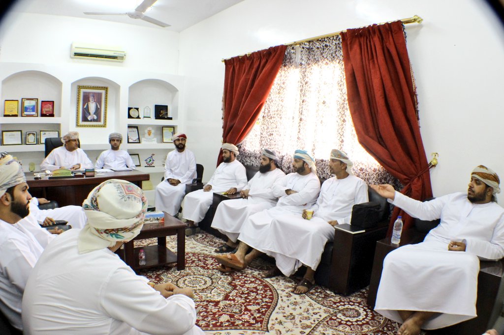 kaabschool's tweet photo. اجتماع مدير المدرسة مع لجنة شؤون الطلاب لمناقشة اللائحة وآلية العمل بها. https://t.co/zTGFxhXE0w