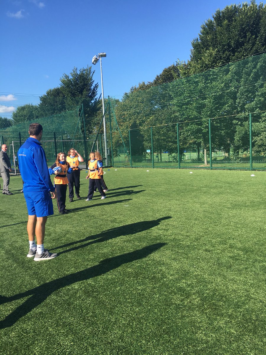 dccsportsrec's tweet photo. Give it a try with @leinsterrugby at the launch of the inaugural Dublin sportsfest @IrishtownStad @DubCityCouncil#dublinsportsfest https://t.co/CcsYzKJMHt