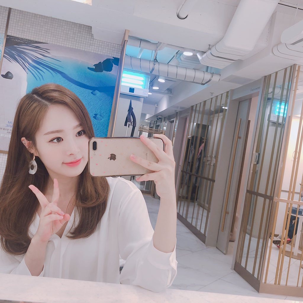 minjae_1218's tweet photo. 하나! 둘! 셋!😙 쀼쀼 https://t.co/gySQLdxbpe