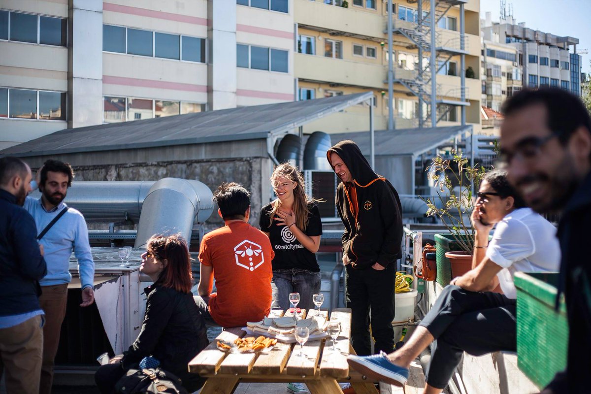ecosmos_'s tweet photo. Hier commençait notre aventure d'accélération chez @beta__i à #Lisbonne 🇵🇹Une semaine pour challenger, pivoter et développer notre projet 🌎🌱#ecosmos #entrepreneuriat #startup #innovation #environment #pepite 🌟 https://t.co/cbQdLu3n5q