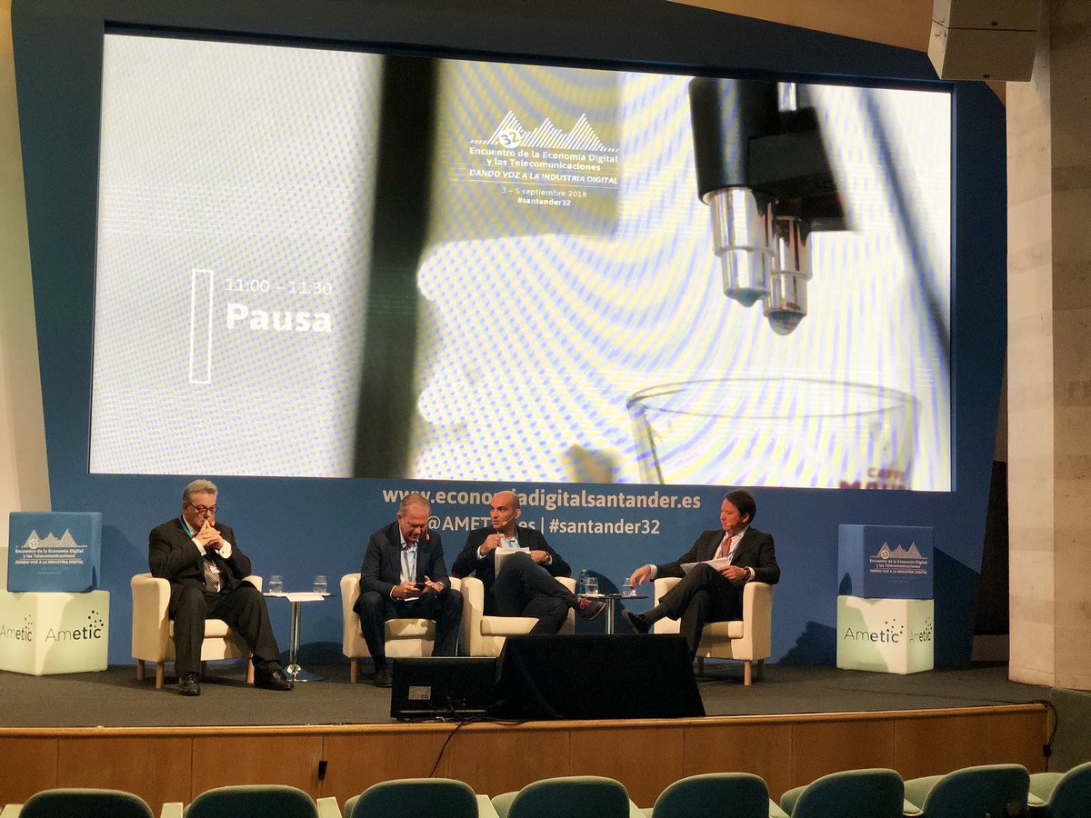 C_dePaulaCoelho's tweet photo. Starting now! Giovanni Palmieri, Director of K2 Spain, will be sharing his insights on the challenges faced in finding Digital Talent... Follow us live on: https://t.co/qmNxZzDKnd @K2Partnering @K2University @AMETIC_es #Santander32 @laurapenin @CristianoSNeto https://t.co/mjwH3RtAFm