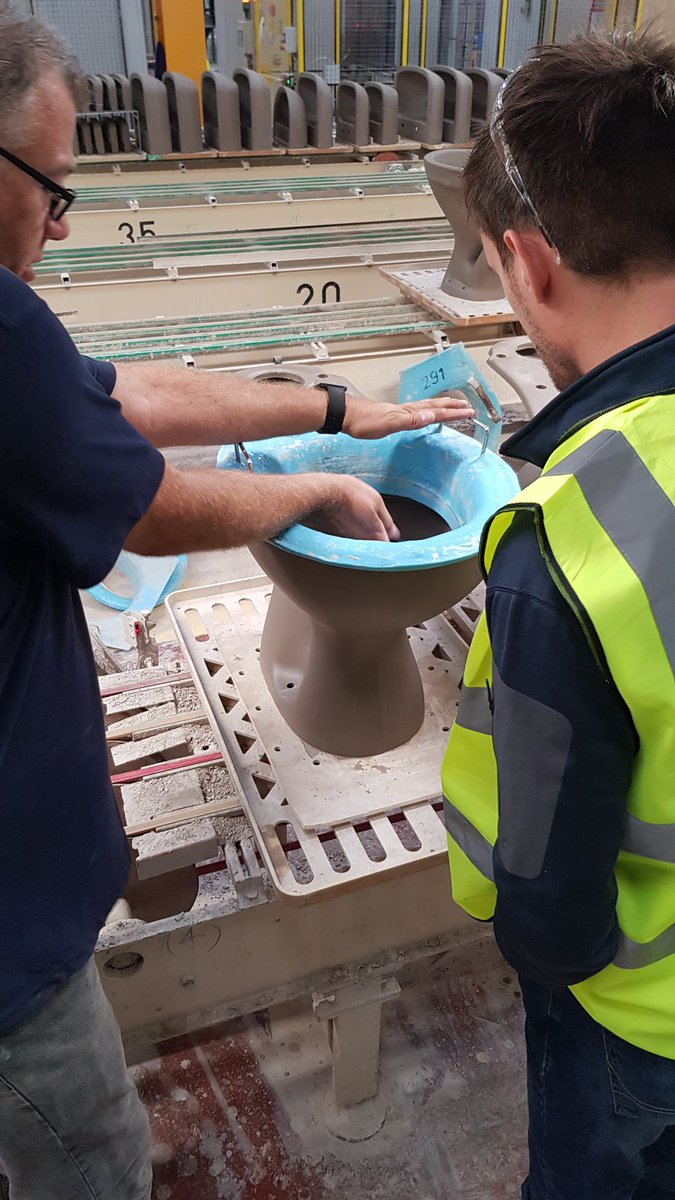 GasSafePete's tweet photo. Quality factory tour at @IdealStandardUK #installerinsight π½πΏππ¦π§ https://t.co/yWwC5Z4qkk