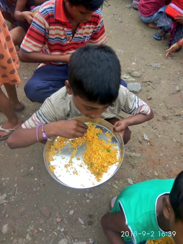 SarthakNGO's tweet photo. There is no greater Godly work than feeding a hungry soul. We would like to thank @rha_india for visiting our centre and distributing food among our children. 😊😊
#SarthakKids #SarthakNGO #RHAIndia #RobinHoodArmy #Lucknow #FeedAHungrySoul #India #SlumsInIndia https://t.co/HK4qGQ1wx9