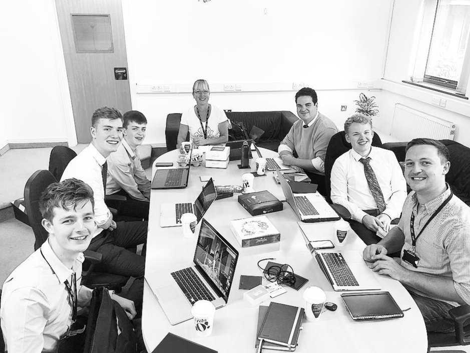 hhjazzintern's tweet photo. The new members of the team seem to be settling into the team perfectly! ^RP #hhmusic #hhintern #hhross #hhmatt https://t.co/Ni1ymsOYOR