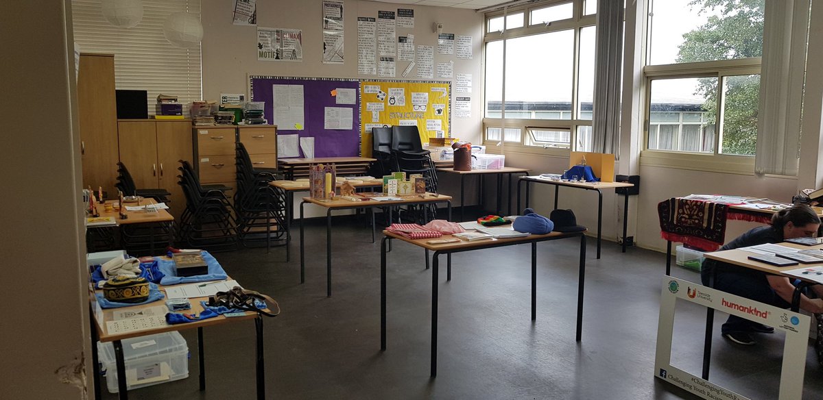 CYRProject's tweet photo. As part of @IiC_rights #FirstEverOne Youth Hate Crime Summit, the CYR team and our young volunteer created an interactive space for people to learn about different religions. There were some very brave young people involved in the summit giving their accounts of Hate Crime https://t.co/ZHcgPgZARD