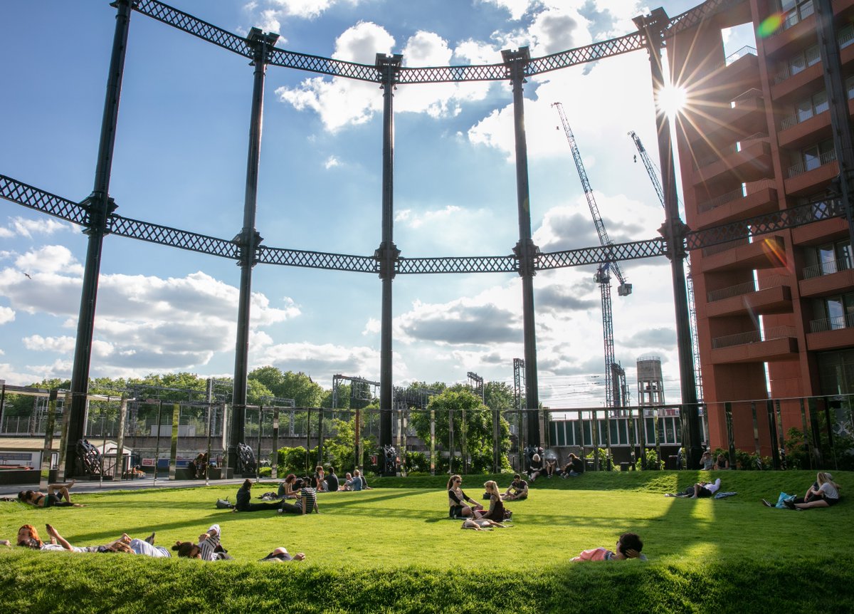 kingscrossN1C's tweet photo. Celebrate #NationalWildlifeDay today at #KingsCrossN1C! From under-used industrial wasteland into a vibrant oasis in the city, our wonderful green spaces have something for everyone. https://t.co/4bxJHsVMP2 https://t.co/40vPY58RME