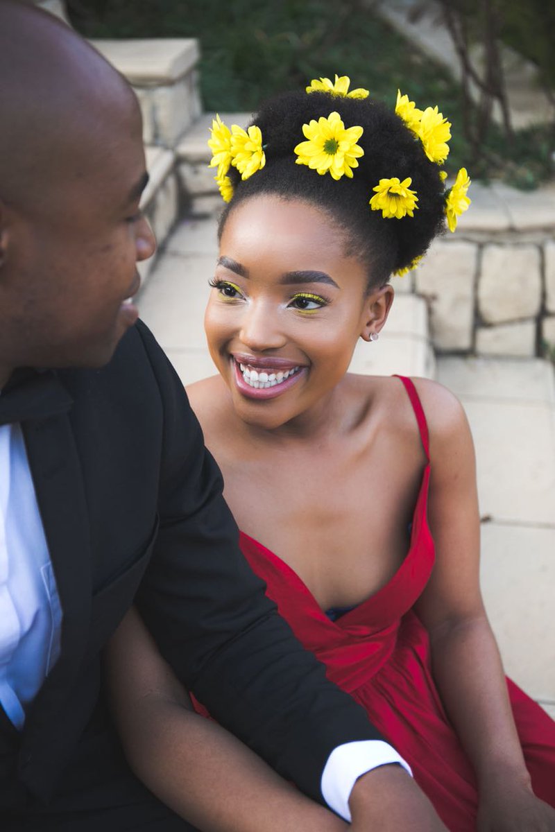 sannies_side's tweet photo. Spring is so beautiful😍
So proud of my work! 💛🌼 Hair &amp; makeup by yours truly😊

Inspired by: @yvonneonyanta

#GirlTalkZA #makeupartist #makeup #spring #africa #southafrican #SouthAfrica #Johannesburg https://t.co/PAX3SS5HFM