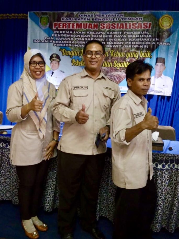 fkp2indonesia's tweet photo. #KerjaNyata #TKPPLPBengkulu Pertemuan Sosialisasi Peremajaan Kelapa Sawit Pekebun Dalam Kerangka Pendanaan Badan Pengelola Dana Perkebunan Kelapa Sawit (BPDP-KS) @Amran_Sulaiman1 @ditjenbun @HukmasDitjenbun @badansdm #PerkebunanJaya #FKP2I https://t.co/rpm9fvkscX