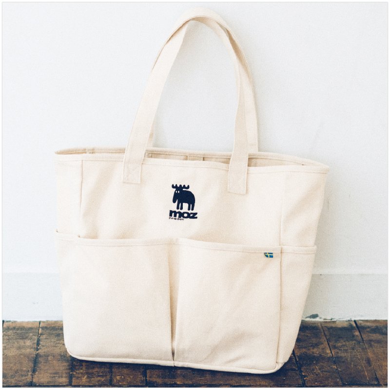 雑誌付録ダイアリー בטוויטר Moz 5 Pockets Tote Bag Book 特別アイテムは5ポケット付きトートバッグ 丈夫なキャンバス風生地を使用 両サイドのポケットは500mlペットボトルが収まります 雑誌付録紹介ブログ T Co Ezeawfdczr Moz 雑誌付録 モズ