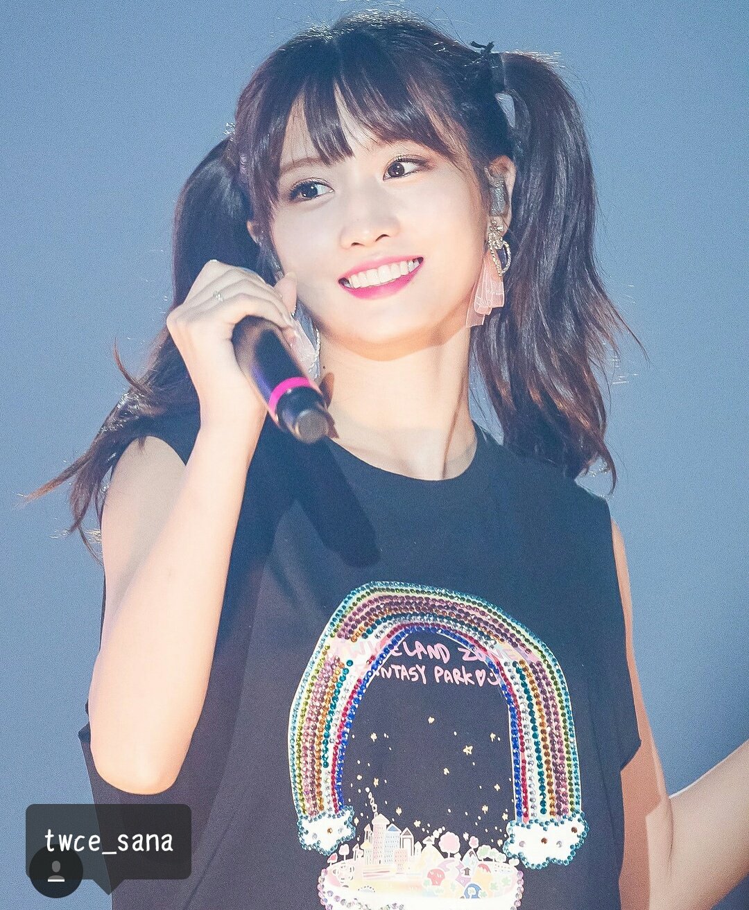Twice モモ TWICETV SmartNewsがTWICE MOMOさんを起用したWEB限定 新CMを解禁！ 赤
