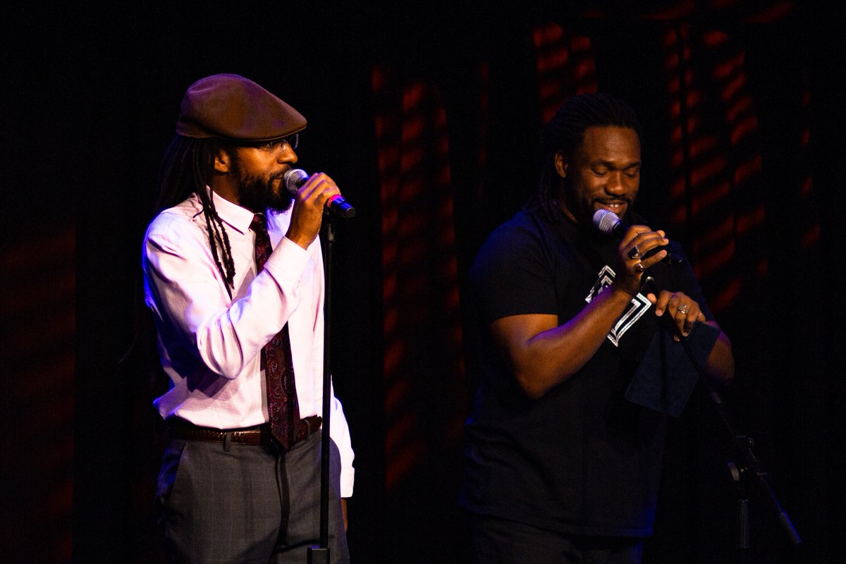 HouseofPainT's tweet photo. HOSTING the #SOLDOUT @OG500PoetrySlam
@JustJamaalPoet with @JohnAkpata
#HoP2018 https://t.co/o4BauYT4ym