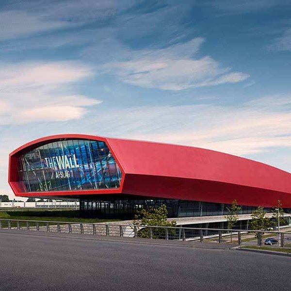 Breaking news 2.0! 🍎 The Wall verwelkomt wederom een nieuwe huurder. Met 6.200 m2 aan hypermoderne technologie en andere faciliteiten opent Amac eind dit jaar nog haar deuren!