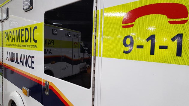 Bystanders credited for helping save man in cardiac arrest at Jim Durrell Arena: bit.ly/2oDbQTr #ottnews https://t.co/YFkgfHRMLg