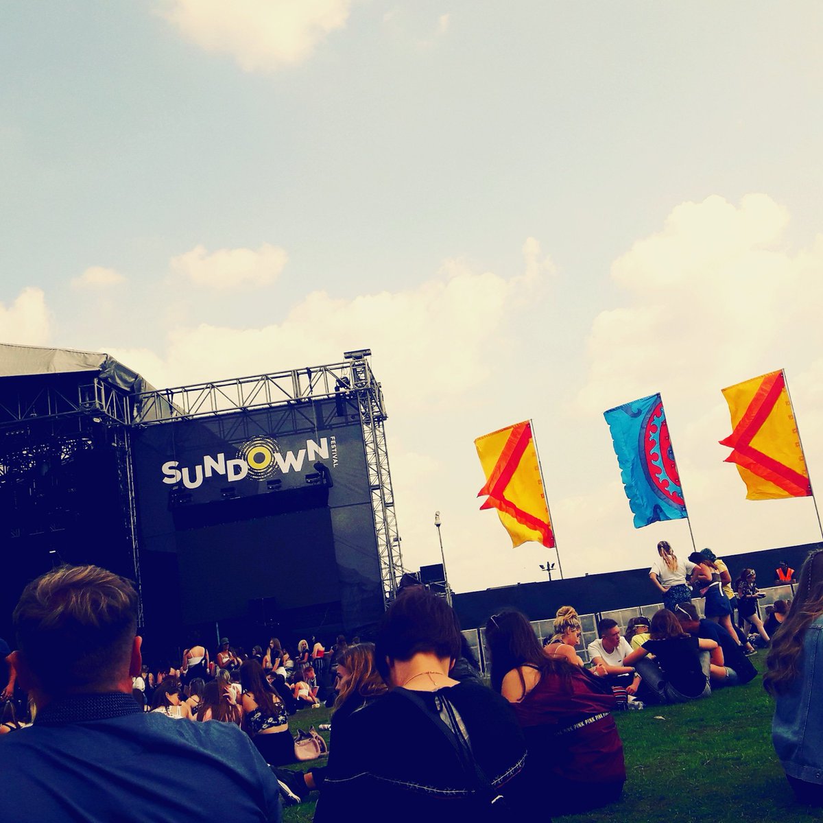 Jasmin_Honour's tweet photo. #Sundown2018 https://t.co/MdRCQiDxQs