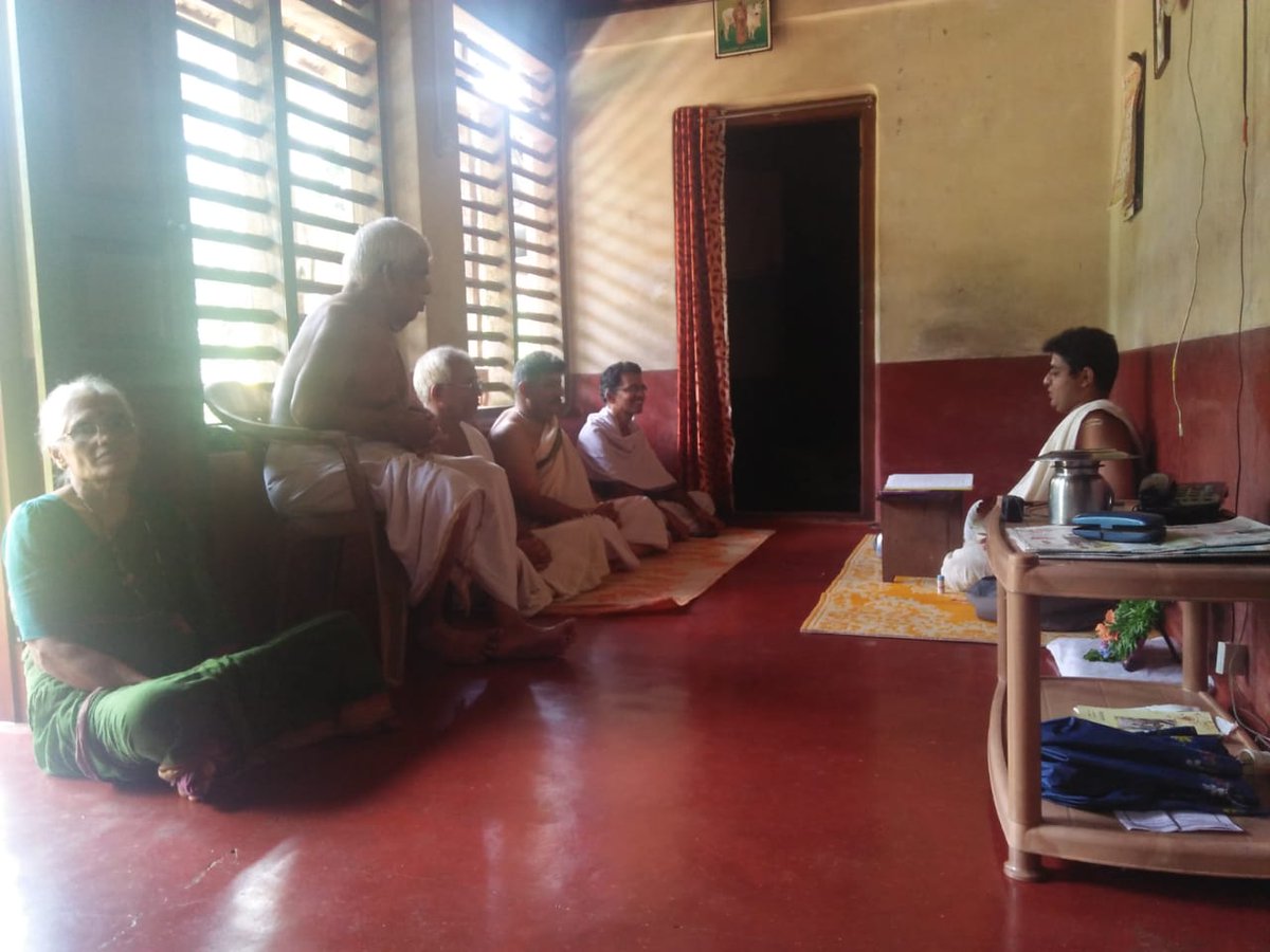uppinagady's tweet photo. ಬೆಟ್ಟಂಪಾಡಿ ವಲಯದ ಗುರಿಕ್ಕಾರ ರಾಜಾರಾಮ ಜೋಯಿಸರೆ ಘಟಕದ ರಾಮಾಯಣ ಪಾರಾಯಣ ದ ಆರಂಭದ ದಿನ.
@UllekhaMhMandal @ullekha_srpm https://t.co/DFwleo5b8I