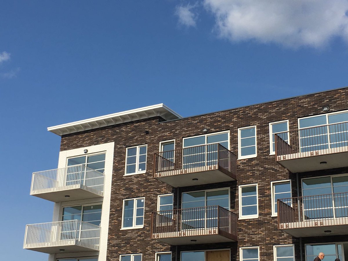 Een mooie impressie van de kijkmiddag van vorige week bij de 1e fase van project Polderzoom in Aalsmeer! #detuinenvanaalsmeer #aalsmeer