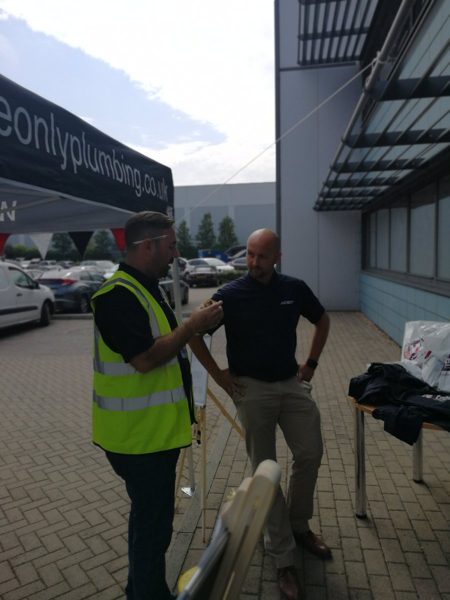 Williams_Co's tweet photo. Come and grab a @HappyHerefords burger, a voucher booklet and a beer @ our Milton Keynes launch today MK10 0BY PARTY ALL DAY! #tradeonlytuesday #noretail 😍😍😍 https://t.co/syJiakq5SH