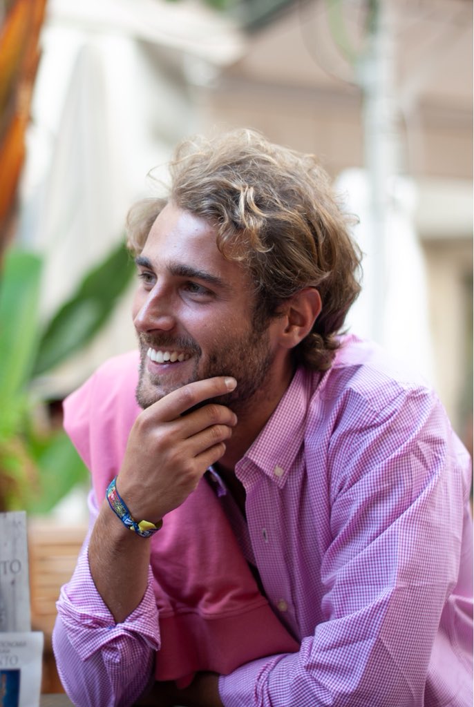 makarthycc's tweet photo. ¡Hemos comenzado septiembre con una sonrisa! ¿Y vosotros? ¿Qué propósitos tenéis para este nuevo curso? 😊
•
#Makarthy #ForRestlessMan #menfashion #menstreetstyle #style #work #happy https://t.co/ZKvLP04HQS