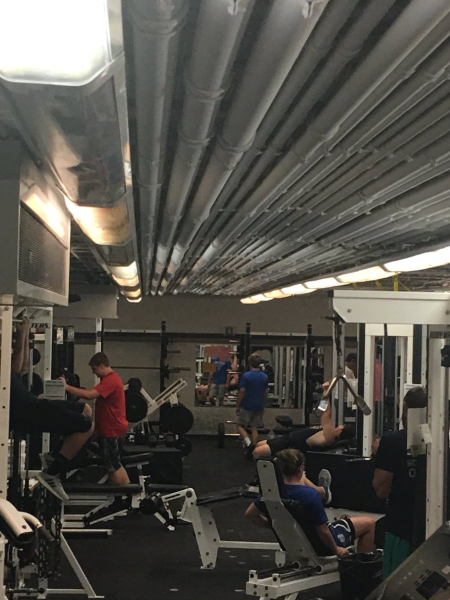 McGIronKiltClub's tweet photo. Not the best pic but we were 16 deep this morning! Students and teachers included! #AMStudClub #GetUp2GetBetter https://t.co/LMMzm4vdtg