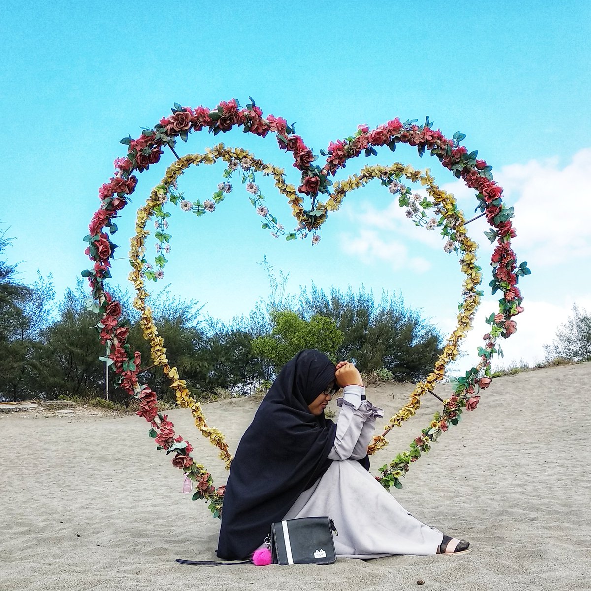 devi_785's tweet image. 