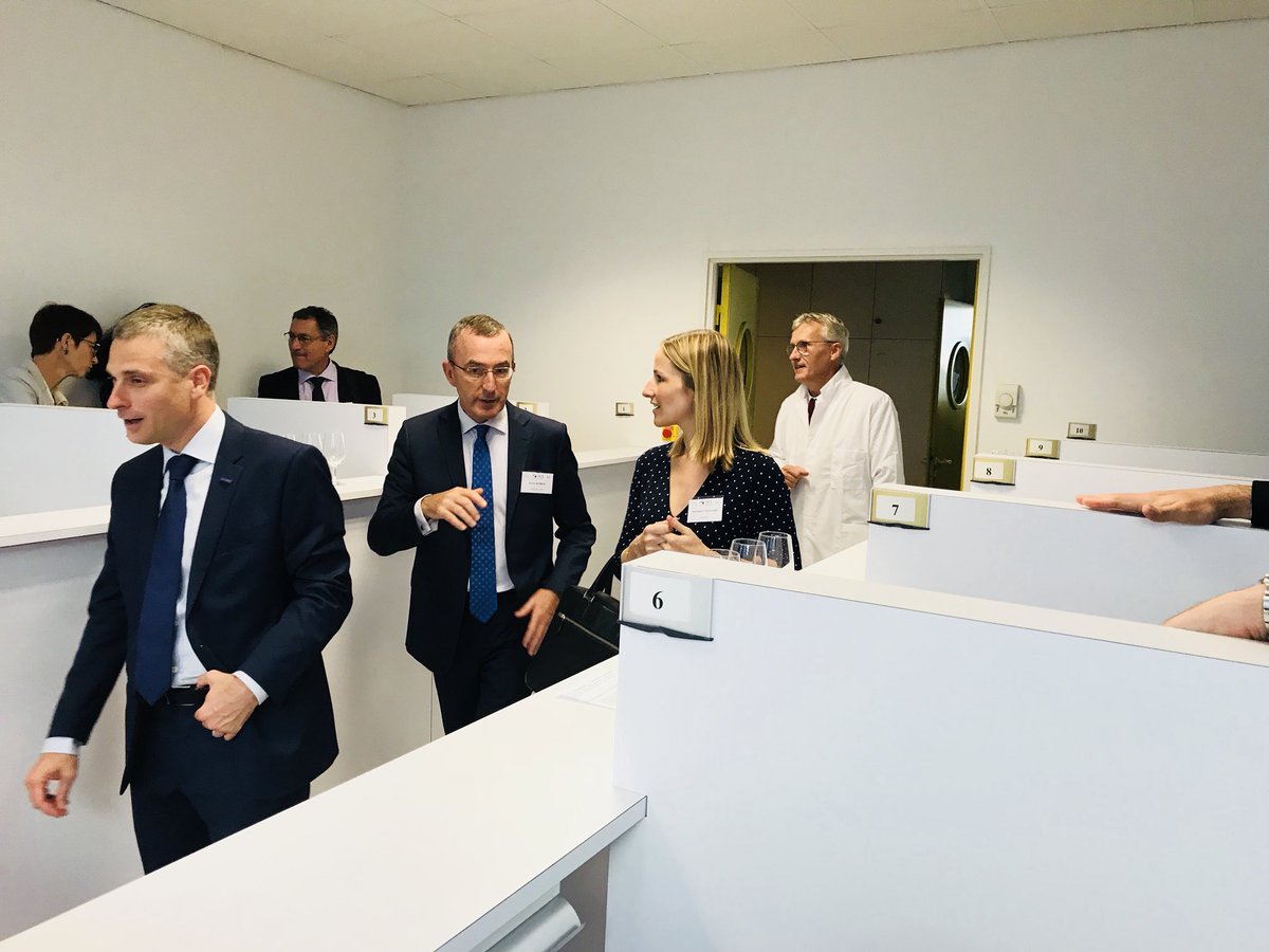 BCouillard33's tweet photo. Visite du #LaboratoireSCL (@dgccrf et @douane_france) situé à #Pessac. Une visite enrichissante sur le travail méticuleux des ingénieurs et des brigades sur le terrain qui traquent les fraudes et assurent la sécurité de ce que nous consommons #Alcool #FruitsSecs #ProduitsSucrés https://t.co/nXzgsgI4bM