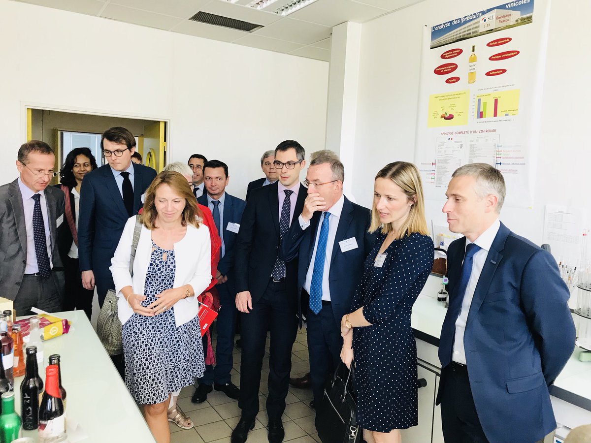 BCouillard33's tweet photo. Visite du #LaboratoireSCL (@dgccrf et @douane_france) situé à #Pessac. Une visite enrichissante sur le travail méticuleux des ingénieurs et des brigades sur le terrain qui traquent les fraudes et assurent la sécurité de ce que nous consommons #Alcool #FruitsSecs #ProduitsSucrés https://t.co/nXzgsgI4bM