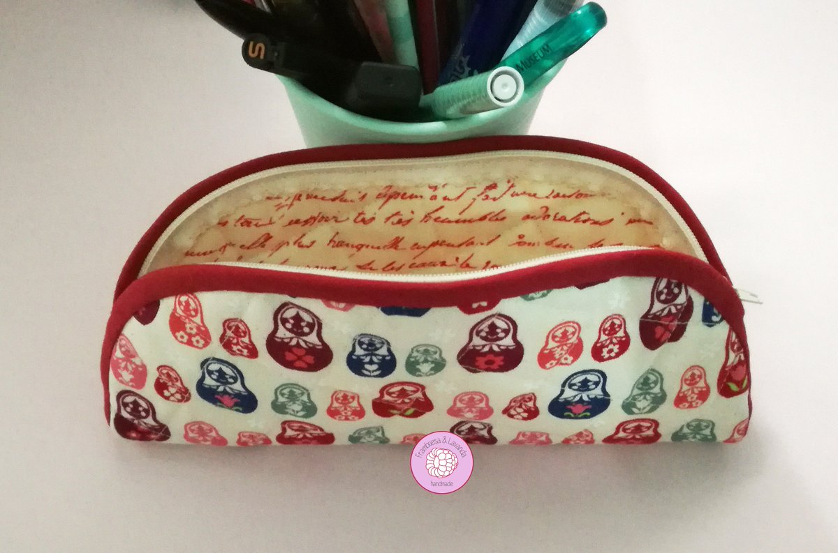 Preparando la vuelta al #cole! 😝
#vueltaalcole #estuchepersonalizado #papeleriabonita #materialoficina #personaliza #handmade #hechoamano #telas #fabrics #original #diferente #unico #FrambuesayLavanda