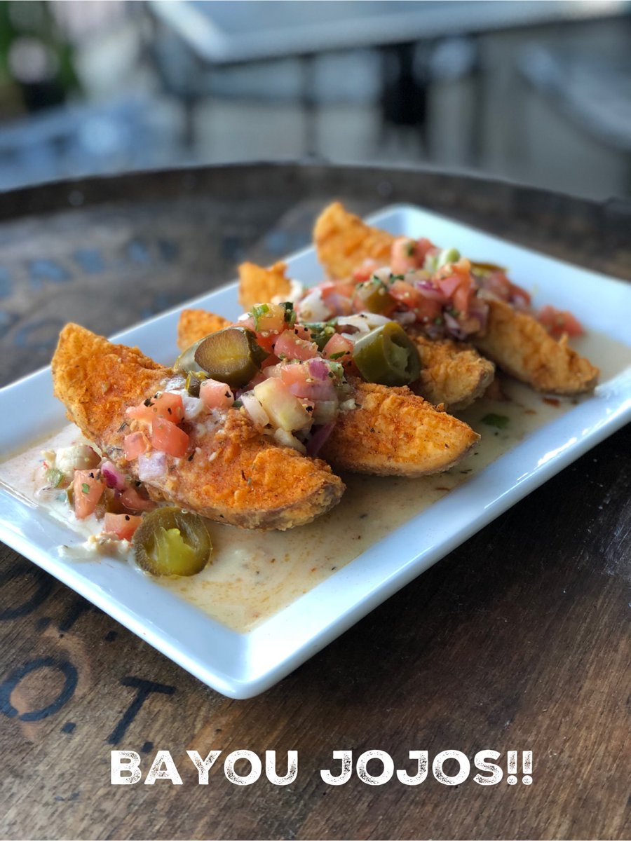 StarkvilleGrill's tweet photo. Looking for some good comfort food to get your day going?  Check out this appetizer and dessert special Chef Leon has prepared for you!! #Jojos #Potatoes #Bayou #Peaches #AlaMode #Chefferson #Yum #ItsOnAtTheGrill https://t.co/J613DVKTep